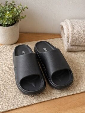 Black Slide Sandals - Minimal Slip-On Slides men size  7-8.